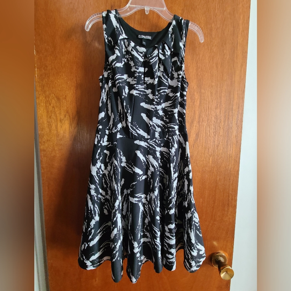 Express Black and White Dress Size 0